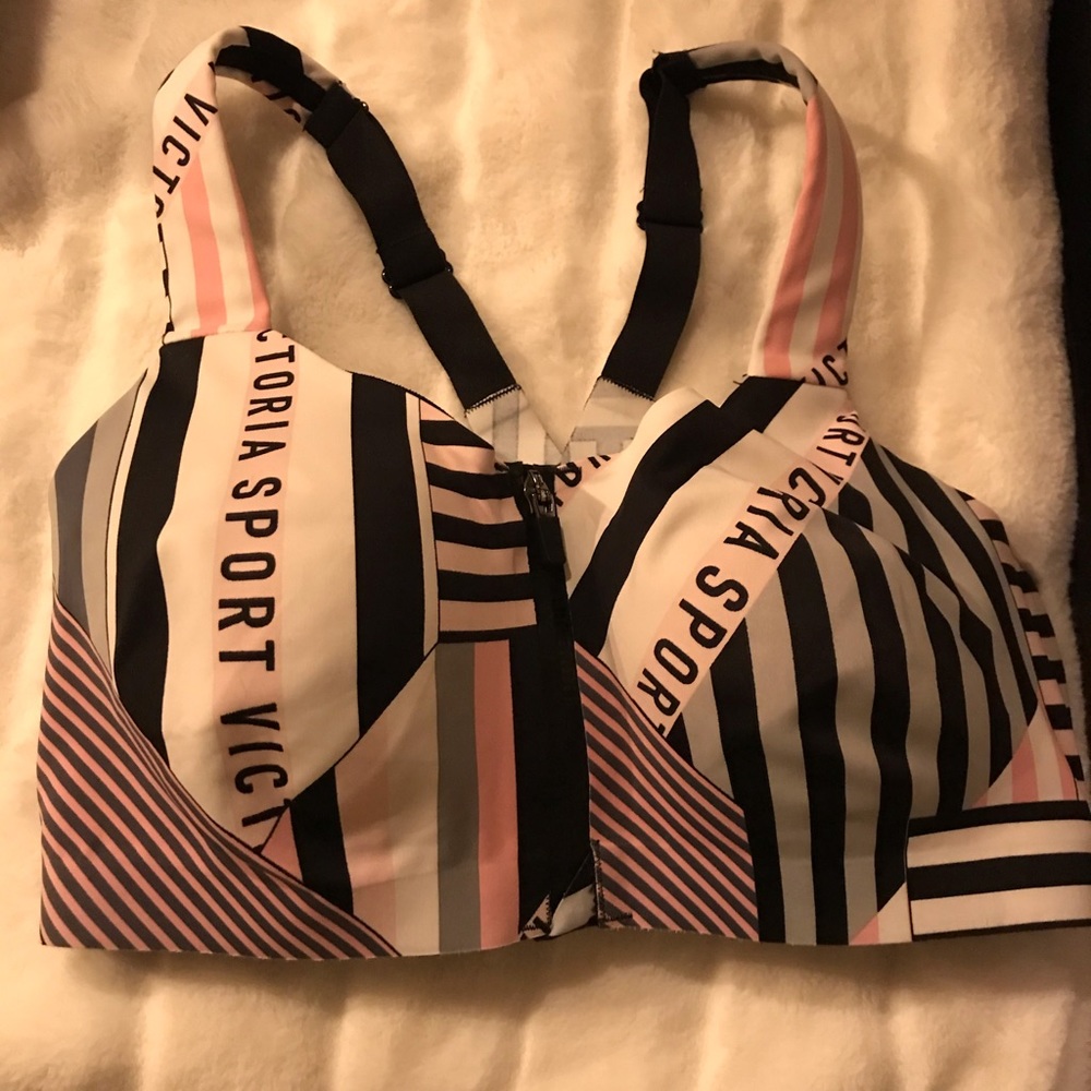Victoria’s Secret Incredible Knockout Ultra Max